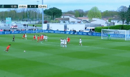 2026世界杯手机观看平台-半场：法国女足U16 0-1中国女足U16，周瑾彤任意球破门